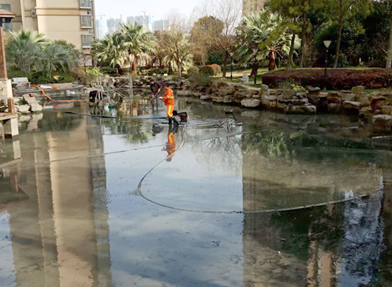 渔薪镇景观池淤泥清理